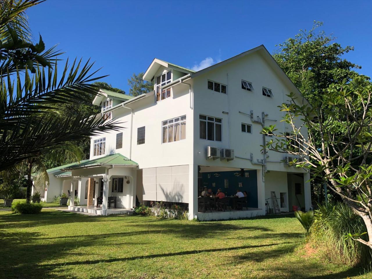 La Modestie Guest House Grand Anse  Eksteriør bilde